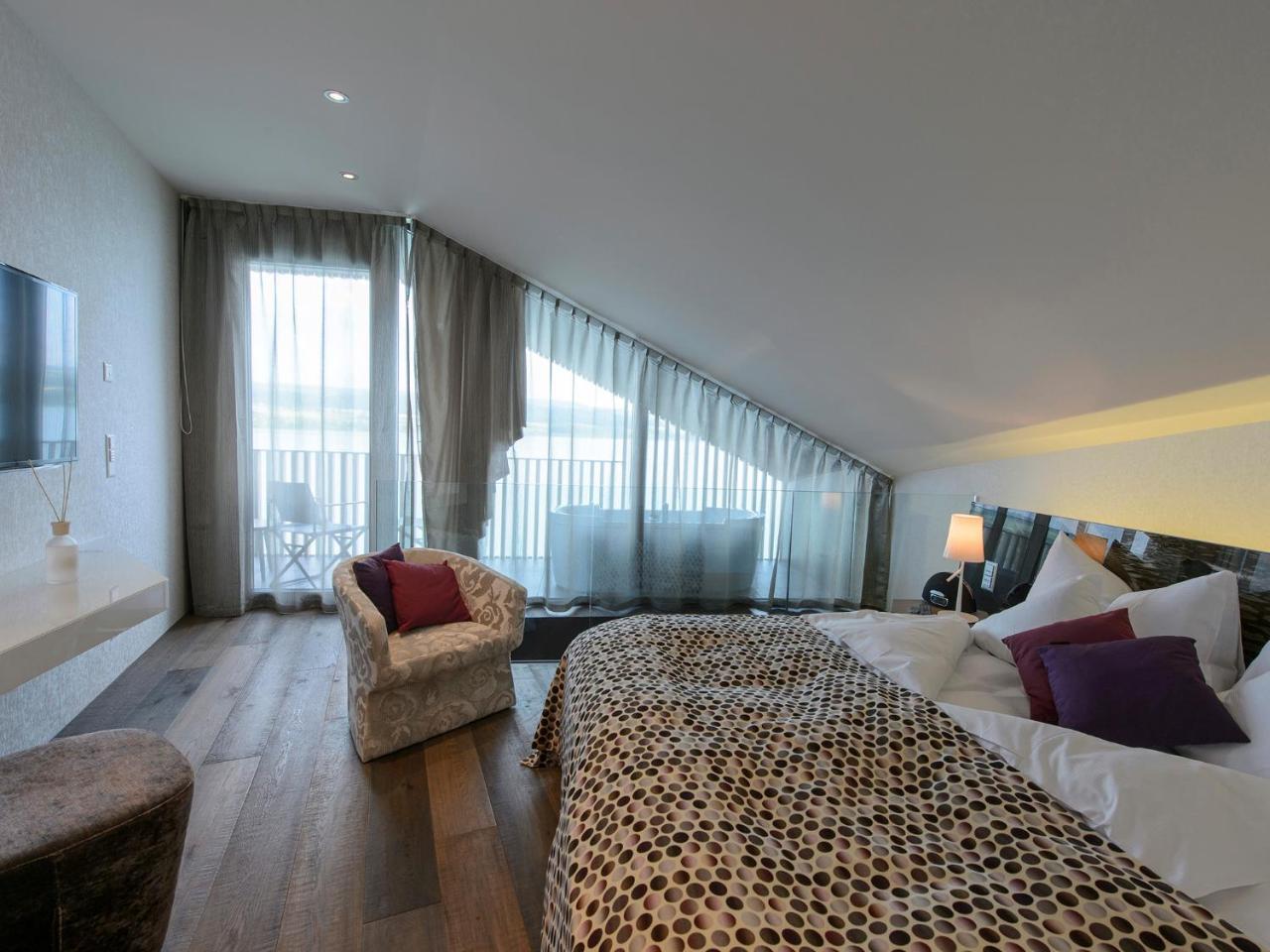 Hotel-Restaurant-Schifflaende Birrwil ภายนอก รูปภาพ