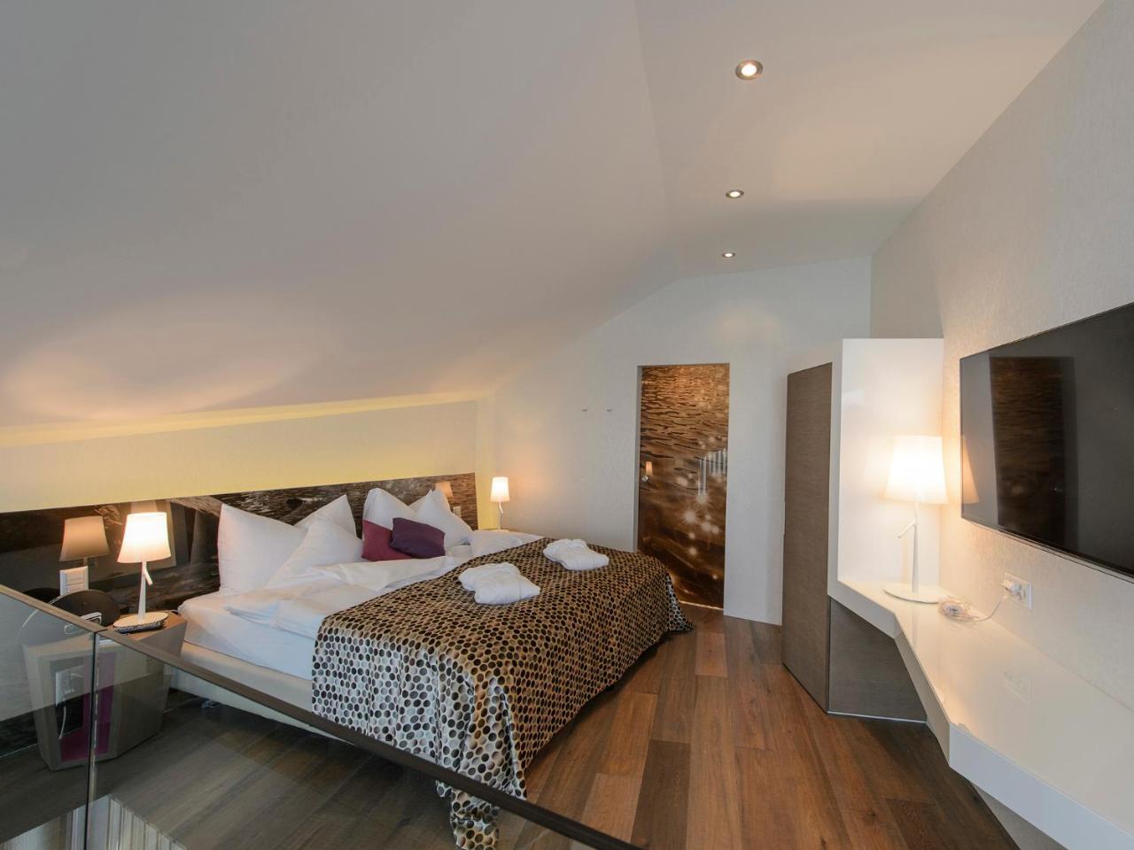 Hotel-Restaurant-Schifflaende Birrwil ภายนอก รูปภาพ